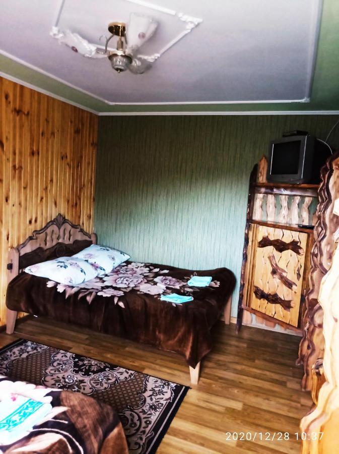 "Різьбярська Садиба" Slavske Bilik gambar