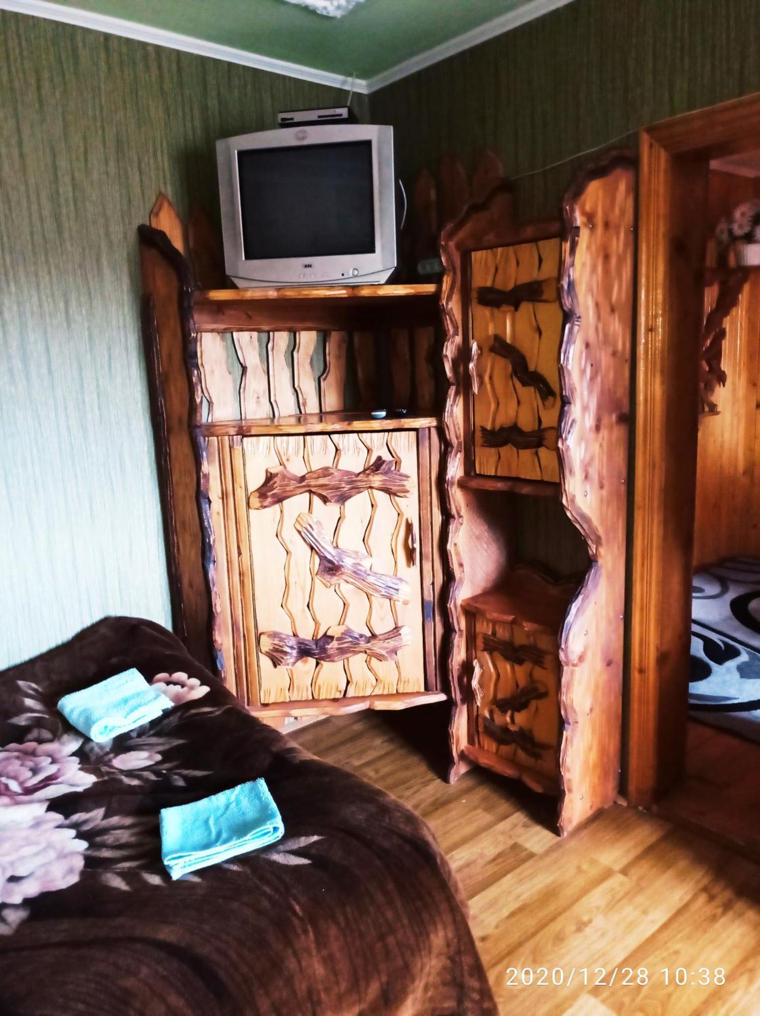 "Різьбярська Садиба" Slavske Bilik gambar