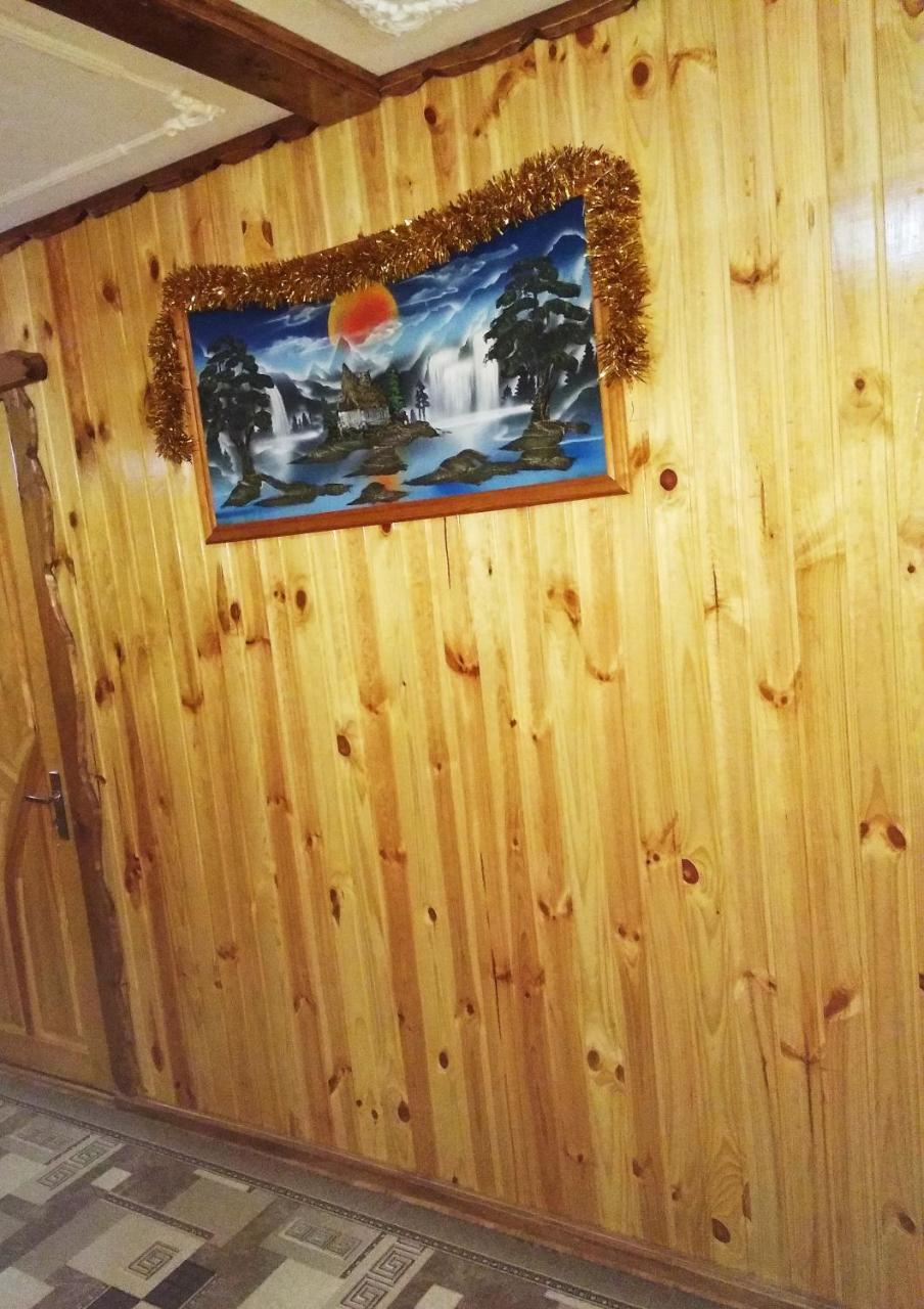 "Різьбярська Садиба" Slavske Luaran gambar