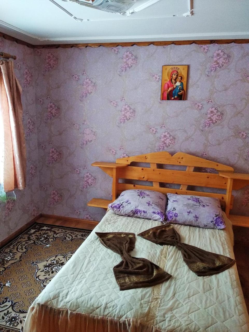 "Різьбярська Садиба" Slavske Luaran gambar