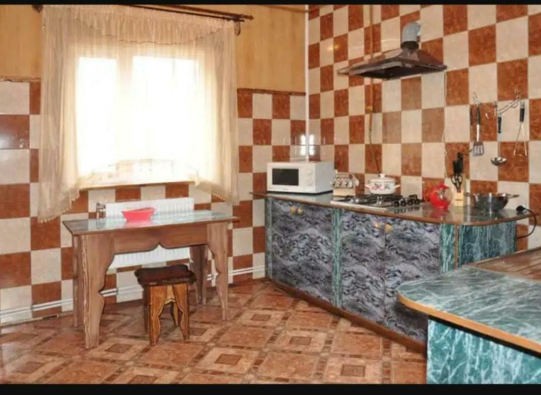 "Різьбярська Садиба" Slavske Luaran gambar